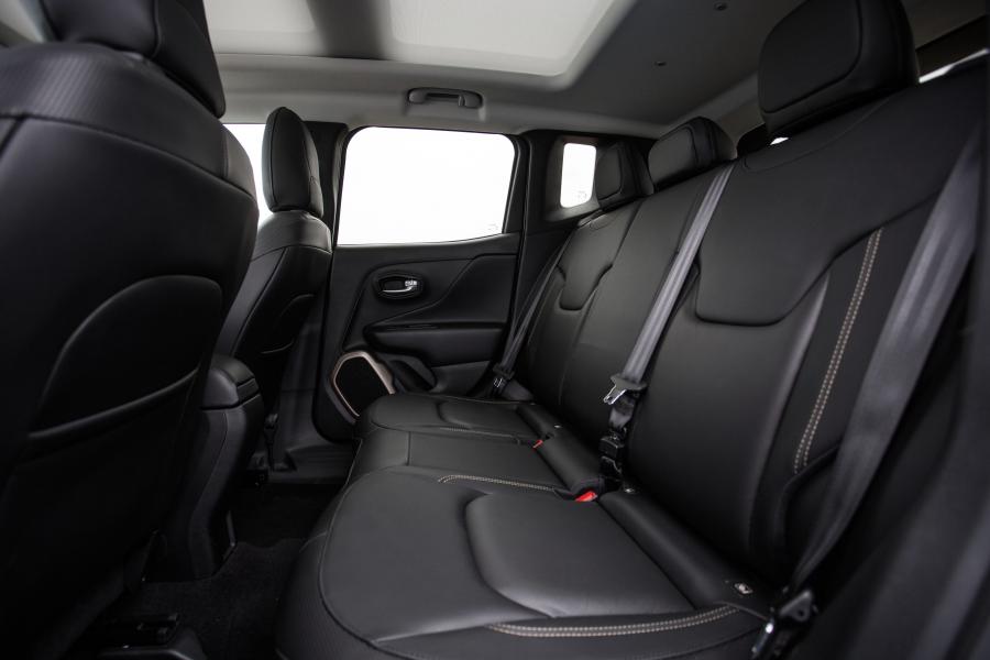 Интерьер Jeep Renegade Limited (BU) 2016 года  (CN) (фото 28 из 30)
